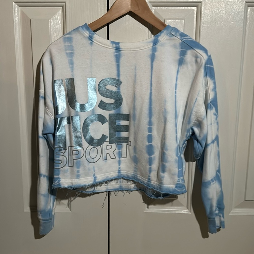 Justice ‘justice sport’ cropped tie-dye crewneck.
